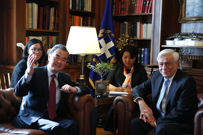 Συνάντηση Παυλόπουλου με τον Κινέζο ΥΠΕΞ - Media