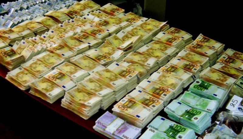 Τρίκαλα: 1,7 εκατομμύριο βρέθηκε στο χρηματοκιβώτιο γιατρού! - Media