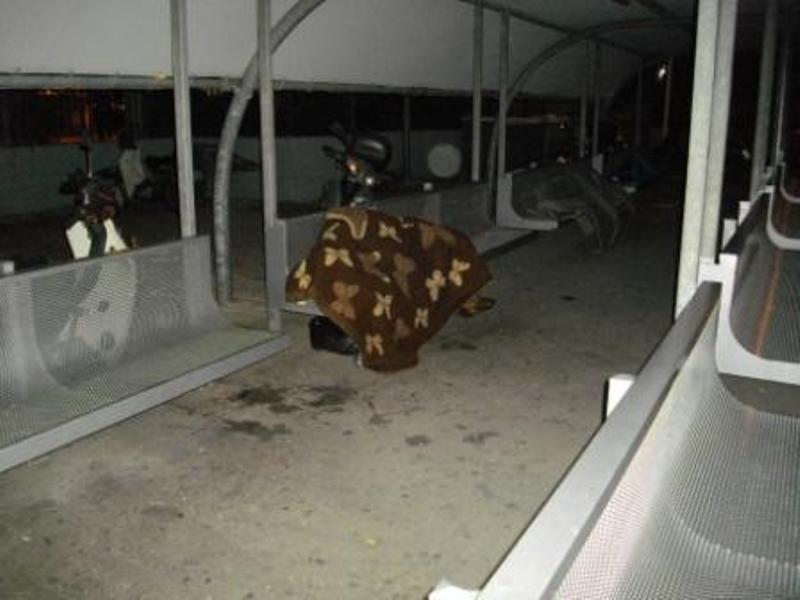 «Τελεσίγραφο» του Λιμενικού στους άστεγους του Πειραιά: Να έχετε αποχωρήσει έως τις 30 Μαΐου - Media