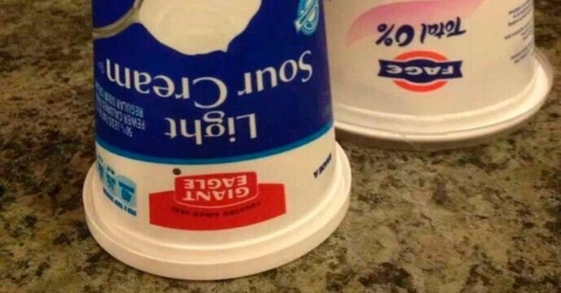 Γιατί πρέπει να βάζουμε τα γιαούρτια ανάποδα στο ψυγείο;  - Media