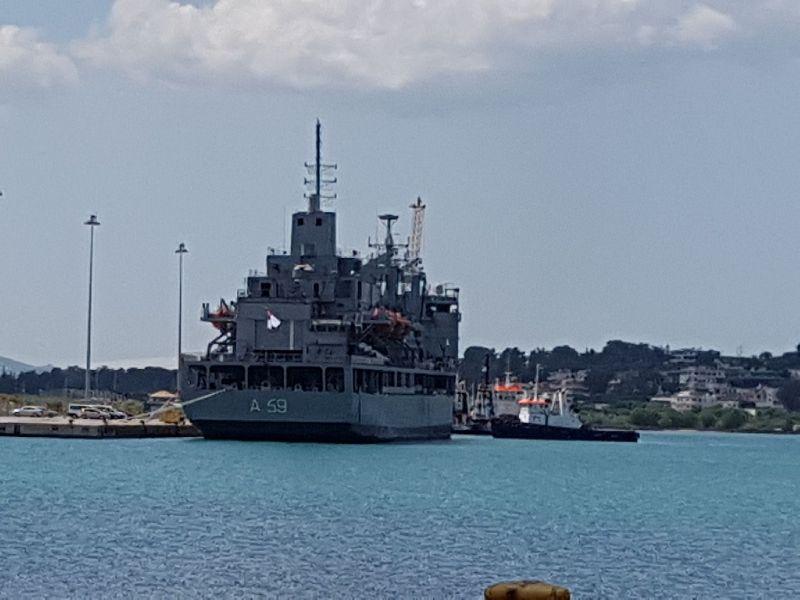 Αναστάτωση στα Χανιά: Τέσσερα πολεμικά πλοία έδεσαν στο λιμάνι της Σούδας (Photos) - Media