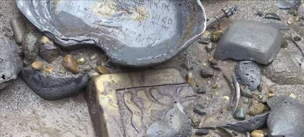 Κίνα: Βρέθηκε αρχαίος θησαυρός στην κοίτη ποταμιού -Νομίσματα, κοσμήματα, όπλα (Photos) - Media