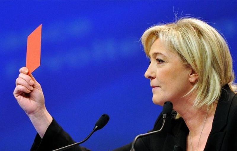 Λεπέν: Το ευρώ πέθανε - Στο διπλό νόμισμα η λύση  - Media