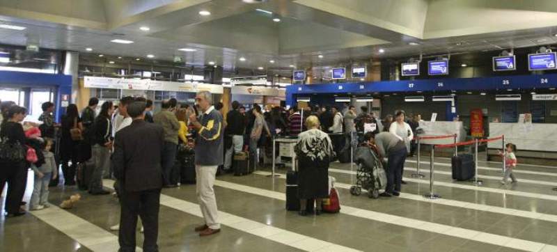 Αεροδρόμιο Μακεδονία: Προσπάθησε να ταξιδέψει με 232 μαχαίρια στις αποσκευές του - Media