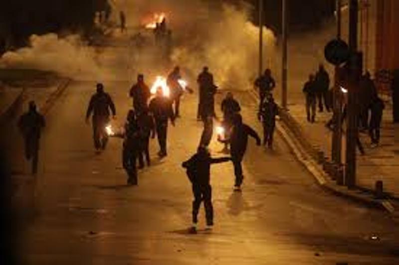 Δύο συλλήψεις για τη χθεσινοβραδινή επίθεση με μολότοφ στα Εξάρχεια - Media