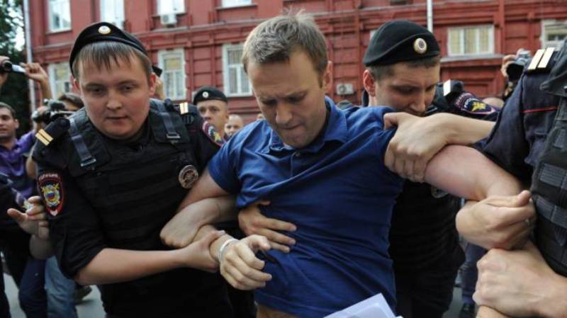 «Εγώ, να συλληφθώ; Είναι αδύνατον»: Ο Ναβάλνι επιστρέφει στη Μόσχα - Media