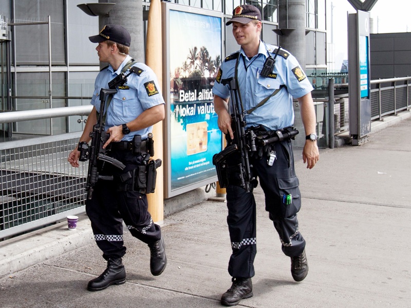 Συναγερμός και στο Όσλο, μετά την επίθεση στη Στοκχόλμη - Οπλίζονται οι αστυνομικοί - Media