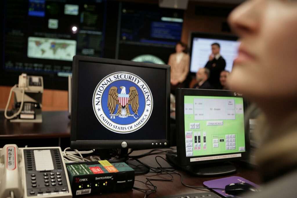 ΗΠΑ: Χάκερς "ξεγυμνώνουν" την NSA -Παρακολουθούσε διεθνείς τραπεζικές συναλλαγές - Media