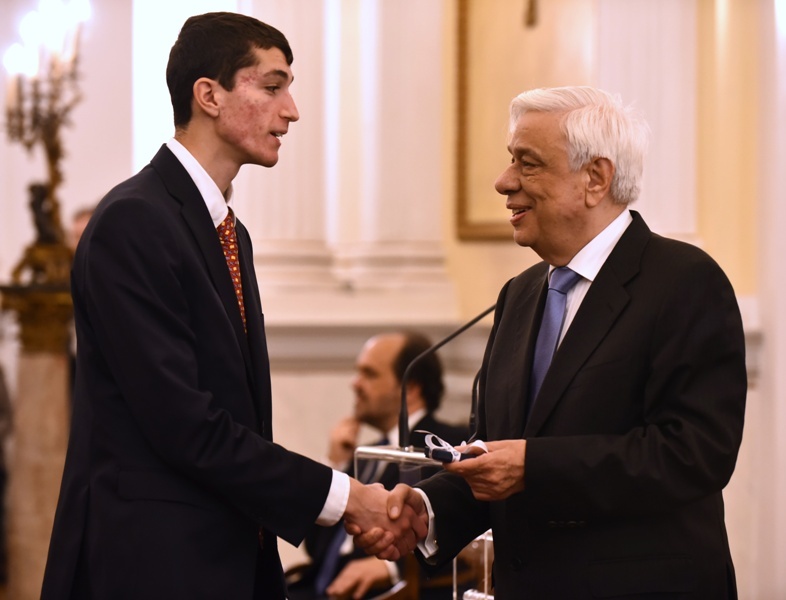 Παυλόπουλος: Πρέπει να υπερασπιστούμε την Αριστεία - Media