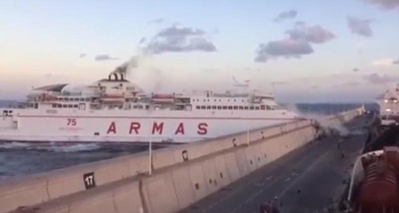 Απίστευτη σκηνή: Πλοίο καρφώνεται σε τοίχο του λιμανιού - Πέντε τραυματίες (Video) - Media