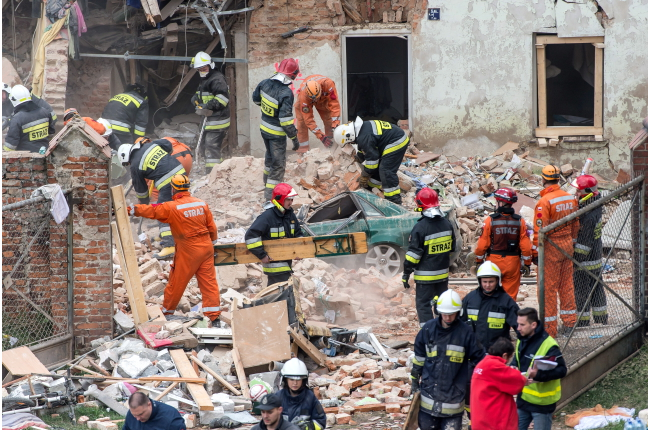 Τραγωδία στην Πολωνία: Έξι νεκροί από κατάρρευση κτιρίου - Media