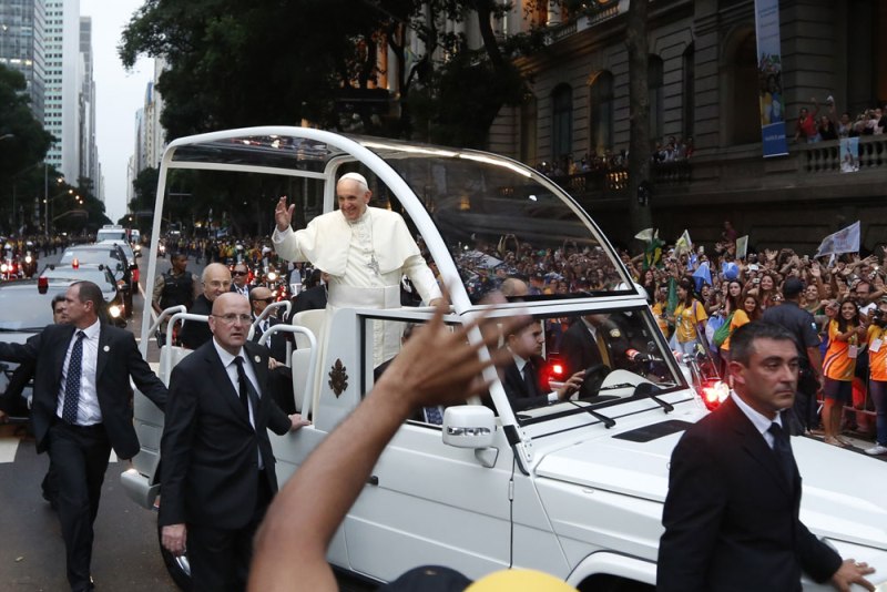 Χωρίς θωρακισμένο αυτοκίνητο ο Πάπας επισκέπτεται την Αίγυπτο - Media