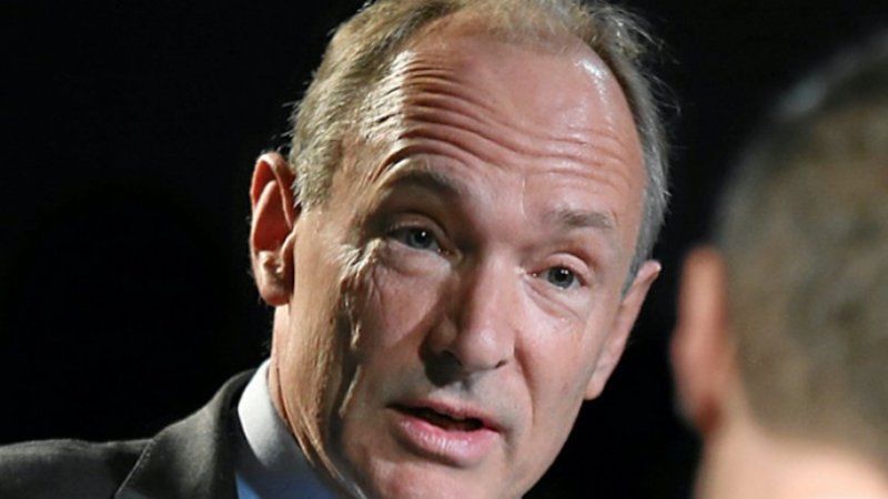 O ποδοσφαιρικός πλανήτης προσεύχεται για τον σερ Άλεξ Φέργκιουσον - Αναρρώνει στο νοσοκομείο - Media