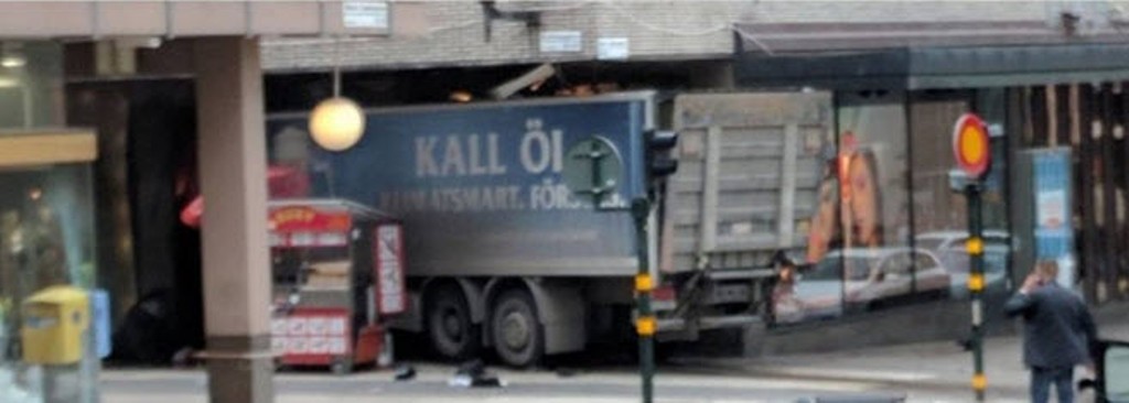 Στα χέρια των σουηδικών αρχών ο οδηγός του φορτηγού που «σκόρπισε» τον τρόμο στη Στοκχόλμη - Media