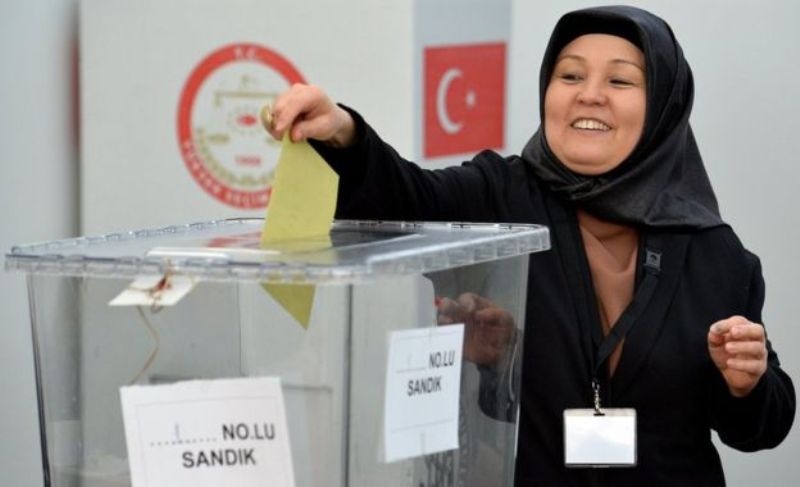 Αυστριακός βουλευτής για τουρκικό δημοψήφισμα: Υποψίες ότι πάνω από 2,5 εκατ. ψήφοι χειραγωγήθηκαν - Media