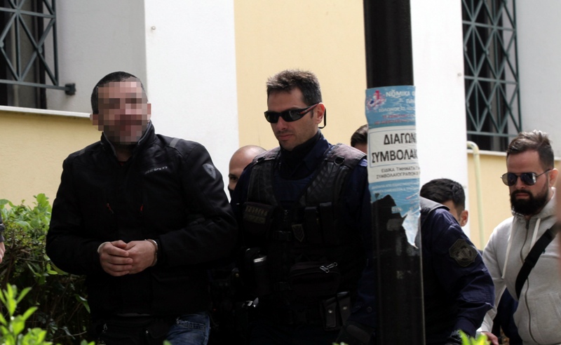 Την Τετάρτη η απολογία του 42χρονου χρυσαυγίτη που ξυλοκόπησε τον φοιτητή (Photos) - Media