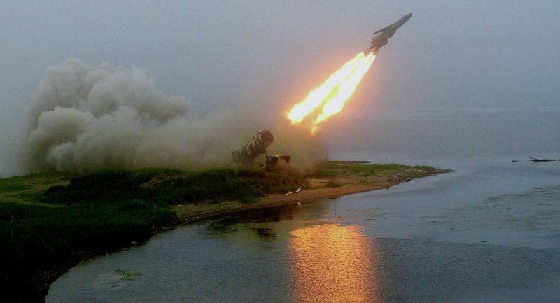 Το ρωσικό υπερηχητικό βλήμα «αδυνατίζει την ισχύ του ναυτικού των ΗΠΑ» - Media