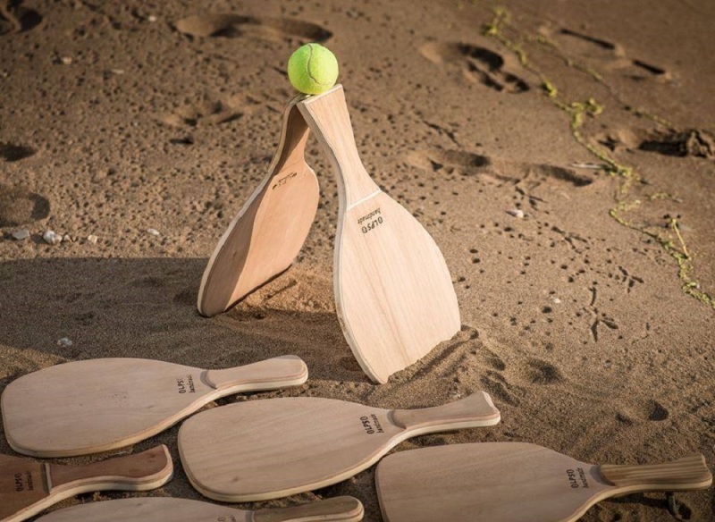 Ζητούν να απαγορευτούν οι ρακέτες σε παραλία της Πάτρας - Media