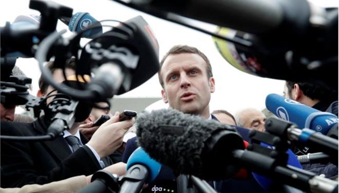 Μακρόν, ένας δύσκολος φίλος για τη Μέρκελ - Media