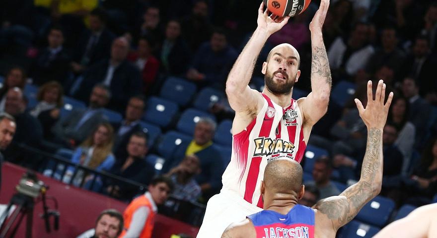 Tο μυθικό τρίποντο του Σπανούλη από τα 8 μέτρα, που έβαλε μπροστά τον Ολυμπιακό! (Video) - Media