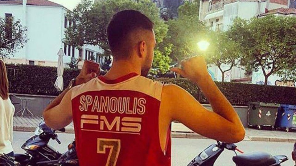 Ο Φορτούνης πανηγυρίζει με φανέλα Σπανούλη! - Αποθεωτικό σχόλιο (Photo) - Media