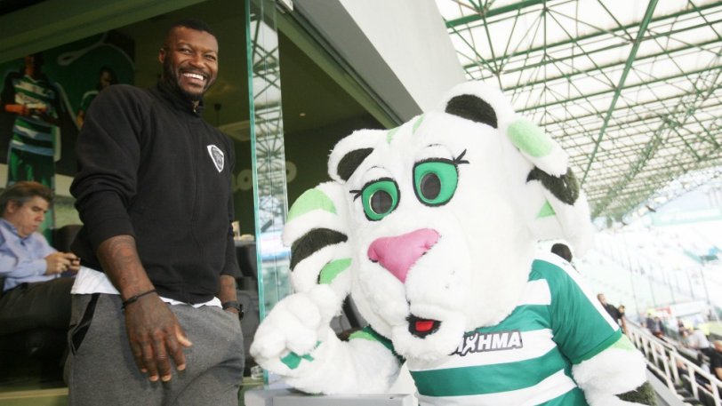 Στη Λεωφόρο ο Σισέ - Media