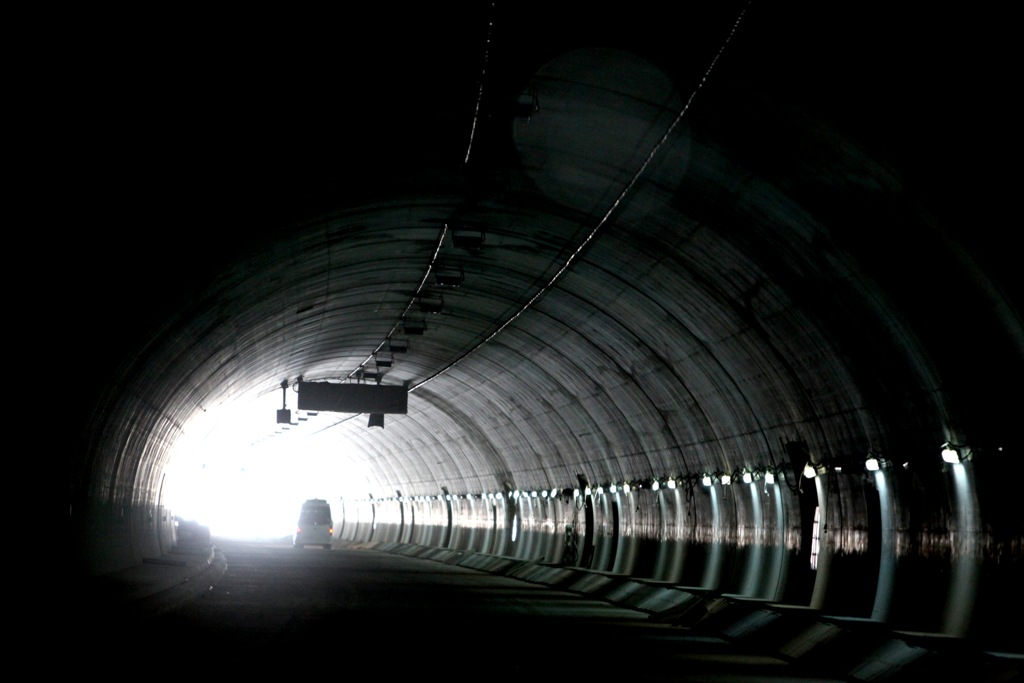 Έκλεισαν ξαφνικά οι τρεις σήραγγες στα Τέμπη - Media