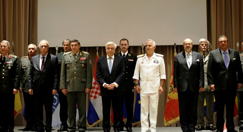 Παυλόπουλος προς βαλκάνιους Α/ΓΕΕΘΑ: Είμαστε υπέρ της ευρωπαϊκής προοπτικής όλων των χωρών της χερσονήσου - Media