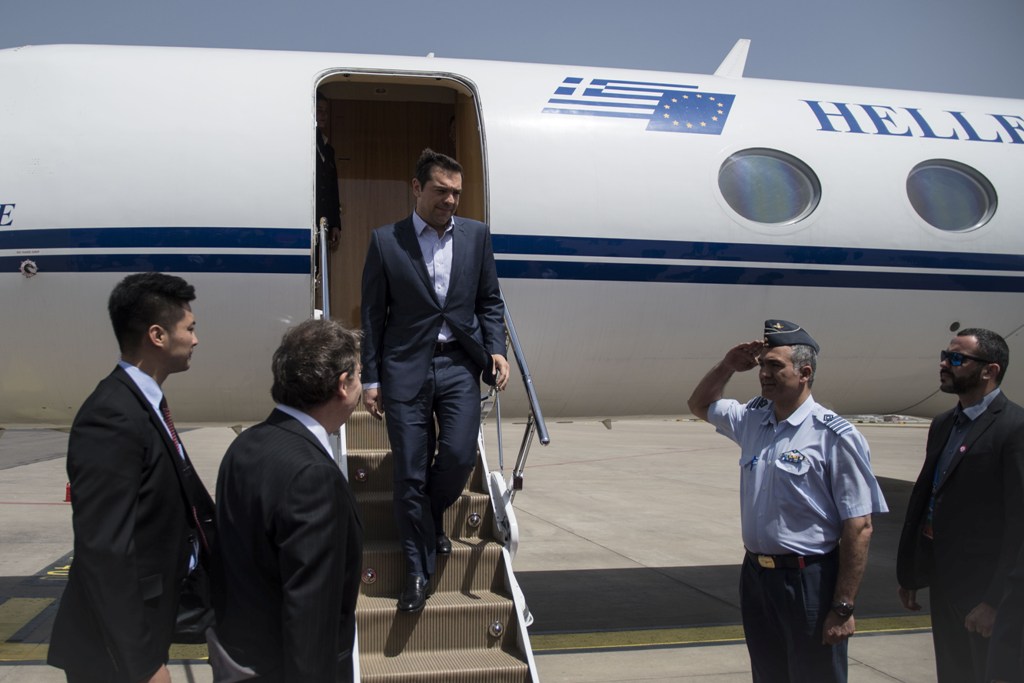Με «Ζορμπά» υποδέχτηκαν τον Τσίπρα για τα εγκαίνια του Κέντρου Ελληνικών Σπουδών στο Πεκίνο - Media