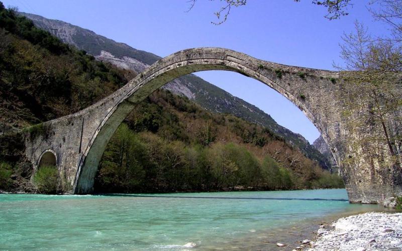Κονιόρδου: Αμεσα η υπογραφή για τη δεύτερη φάση αναστήλωσης του Γεφυριού της Πλάκας - Media