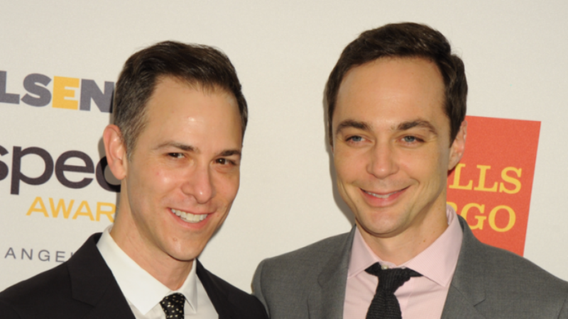 Ο «Sheldon» του Big Bang Theory παντρεύτηκε τον σύντροφό του - Media