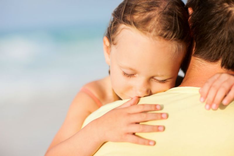 Και επιστημονικά αποδεικνύεται ότι οι μπαμπάδες «τρελαίνονται» για τις κόρες τους - Media