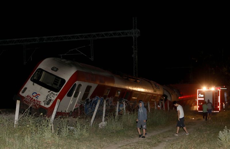 Τρεις νεκροί από τον εκτροχιασμό του τρένου έξω από τη Θεσσαλονίκη   - Media