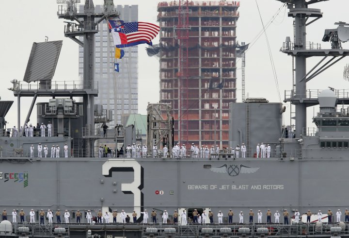 Αλεξιπτωτιστής του αμερικανικού Ναυτικού σκοτώθηκε σε επίδειξη στο λιμάνι της Νέας Υόρκης - Media