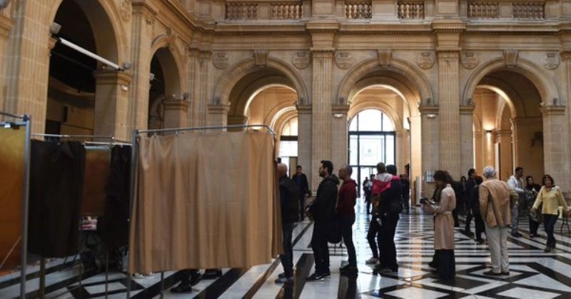 Αντίστροφη μέτρηση στη Γαλλία: Άρχισαν να κλείνουν τα εκλογικά κέντρα - Media