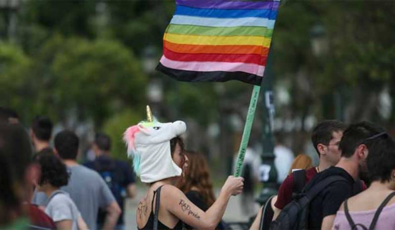 Πριν από λίγο: Ένταση στην πορεία του 1ου αυτοοργανωμένου Gay Pride στη Θεσσαλονίκη - Media