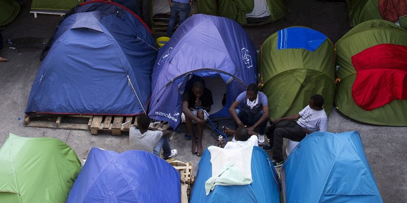 Επιχείρηση «σκούπα» των γαλλικών αρχών σε προσφυγικό καταυλισμό - Media