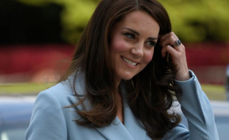 Η Κέιτ Μίντλετον αναλαμβάνει τα καθήκοντα του πρίγκιπα Φίλιππου - Media