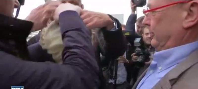 Διαδηλωτές πέταξαν αυγά στη Λεπέν (Video) - Media