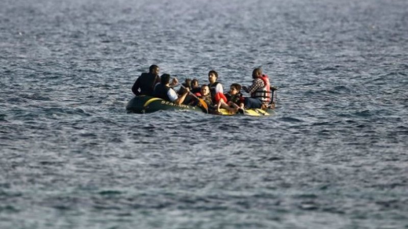 Σκάφος με 75 μετανάστες και πρόσφυγες εντοπίστηκε ανοιχτά της Πύλου - Media