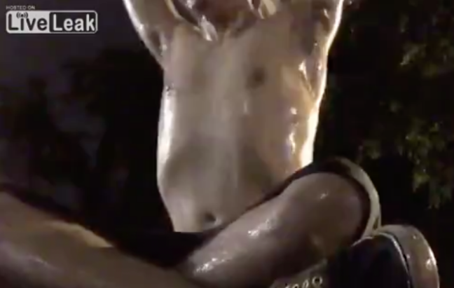 Βίντεο σοκ: 33χρονος μουσικός αυτοπυρπολήθηκε live στο Facebook (Σκληρές Εικόνες) - Media