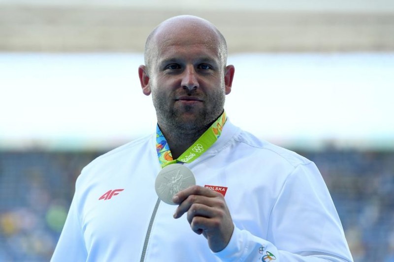 Ολυμπιονίκης πουλά το μετάλλιο του για να σώσει το μάτι μικρού παιδιού! - Media
