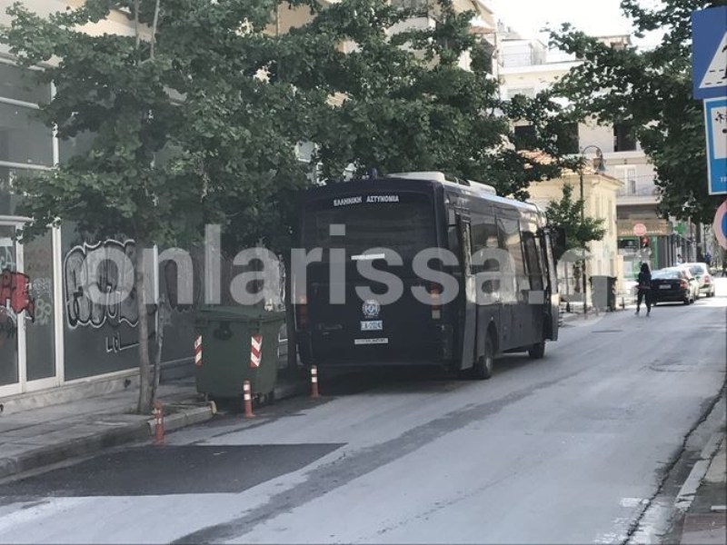 Λάρισα: Αστυνομική επιχείρηση, τα ξημερώματα, για εκκένωση κατάληψης  - Media