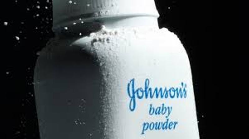 Johnson & Johnson: Εντοπίστηκαν ίχνη αμιάντου σε βρεφική πούδρα - Ανάκληση παρτίδας - Media