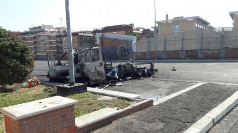 Φρίκη: Απανθρακώθηκαν τρία κορίτσια Ρομά - Υποψίες για εμπρησμό (Video, σκληρές εικόνες) - Media