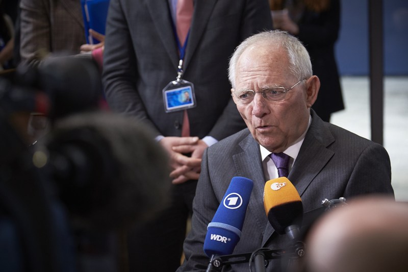 Σόιμπλε: 	Το CDU μπορεί να κυβερνήσει μόνο του, αν το SPD αποχωρήσει από τον κυβερνητικό συνασπισμό - Media