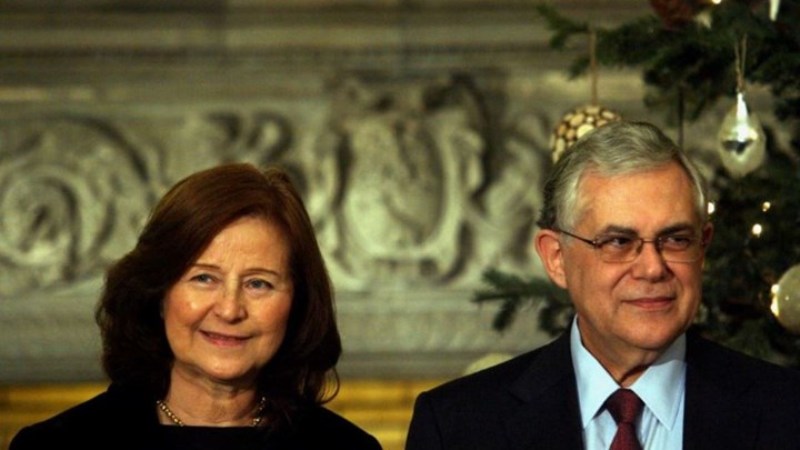 Το ξέσπασμα της συζύγου του Λουκά Παπαδήμου - Media