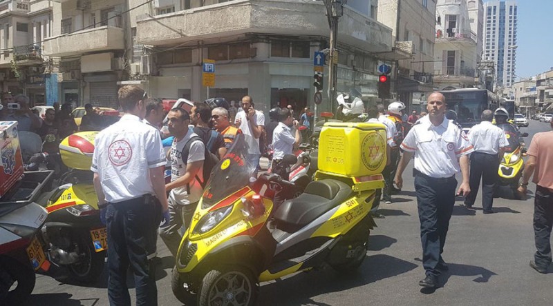 Πανικός στο Τελ Αβίβ: Αυτοκίνητο παρέσυρε πεζούς λίγο πριν την άφιξη Τραμπ (Photos) - Media
