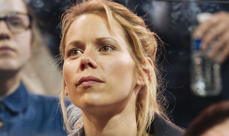 Αυτή είναι η κούκλα προγονή του Μακρόν - Ετοιμάζεται να κατέβει στην πολιτική (Photos) - Media