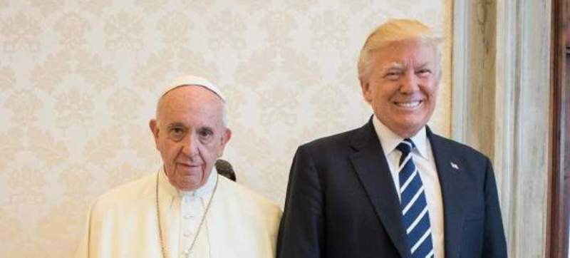 Βρείτε τις διαφορές: Πάπας με Τραμπ - Πάπας με Ομπάμα (Photos) - Media